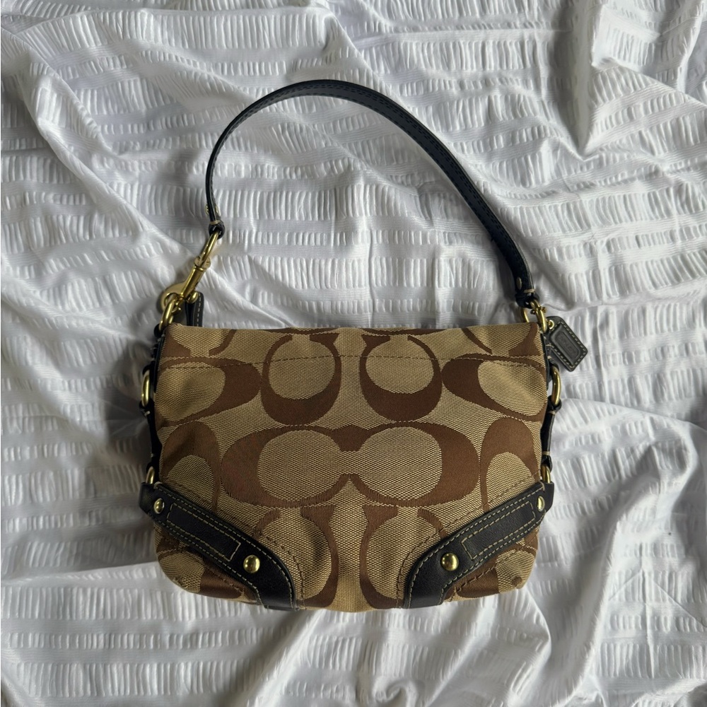SOLD!! ‼️Y2K Coach Signature Mini Carly
